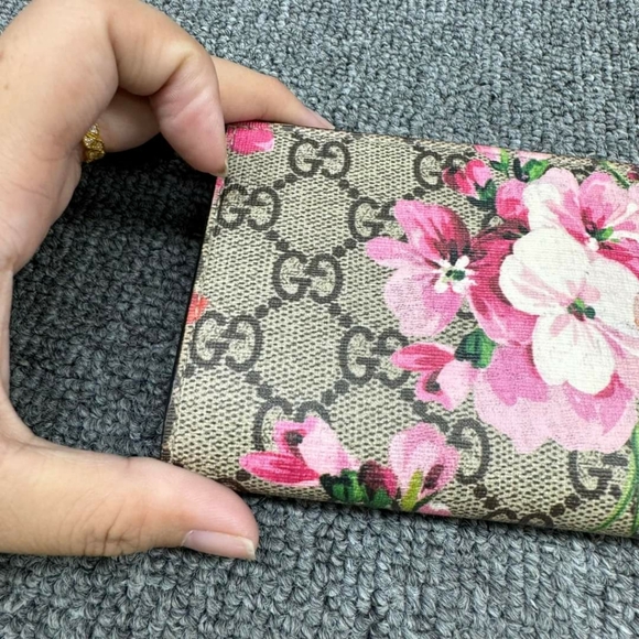 100% Authentic GUCCI Blooms Brown Canvas Wallet - Picture 6 of 12
